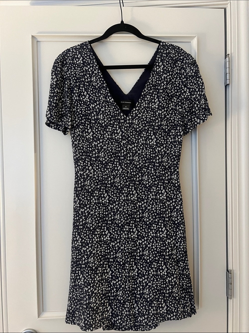 Club Monaco Navy and White Floral V‑Neck Mini Dress